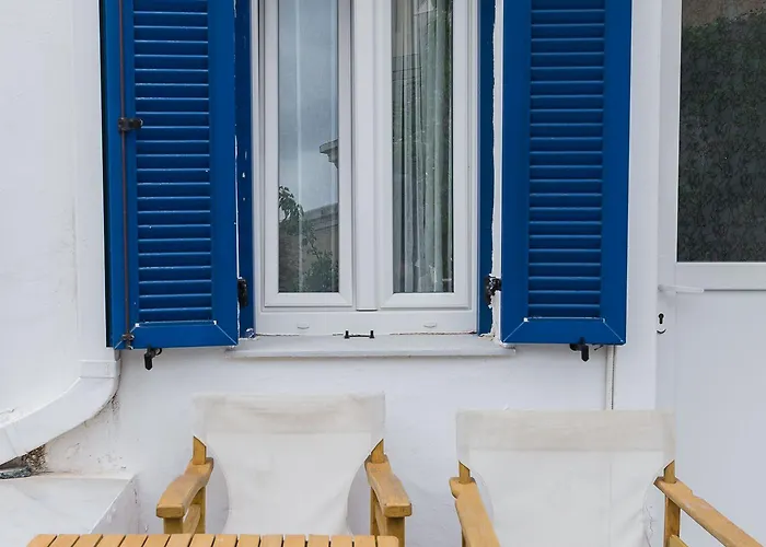 Captain Manolis Hotell