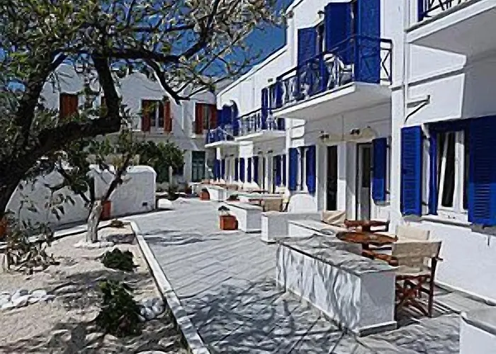 Captain Manolis Páros