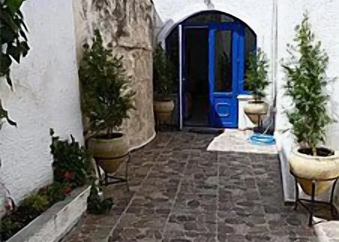 Captain Manolis Hotell