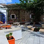 Hotel Captain Manolis Paro
