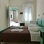 Hotel Captain Manolis Paro