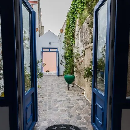 Captain Manolis Hotel 2*