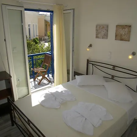 Captain Manolis 2* Páros